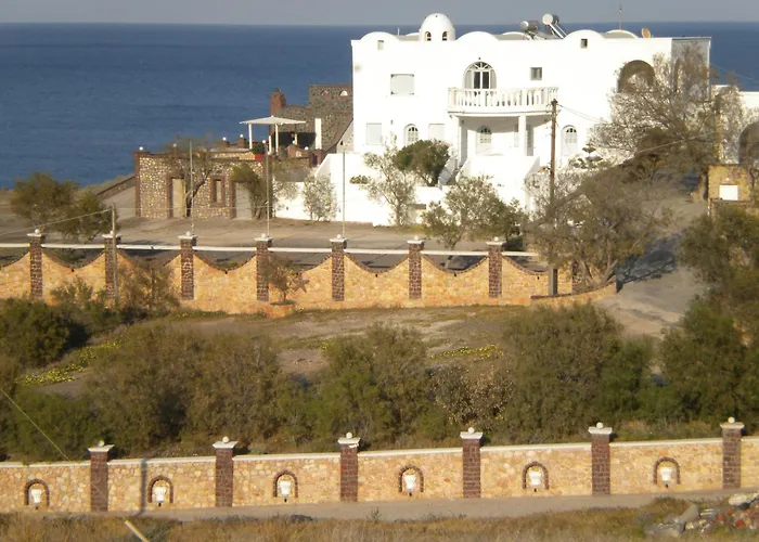 Starlight Luxury Seaside Villa & Suites